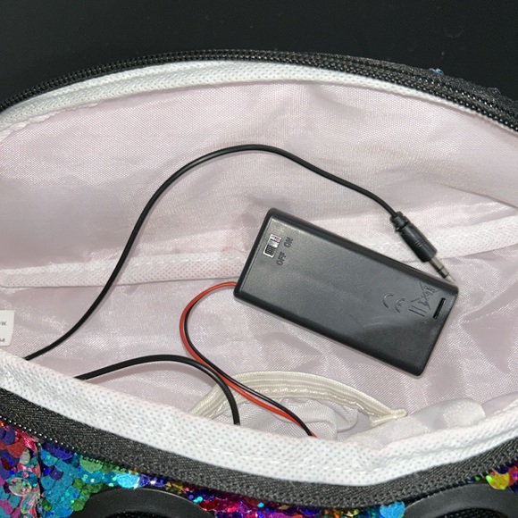 Claire’s speaker waist bag - Picture 5 of 7